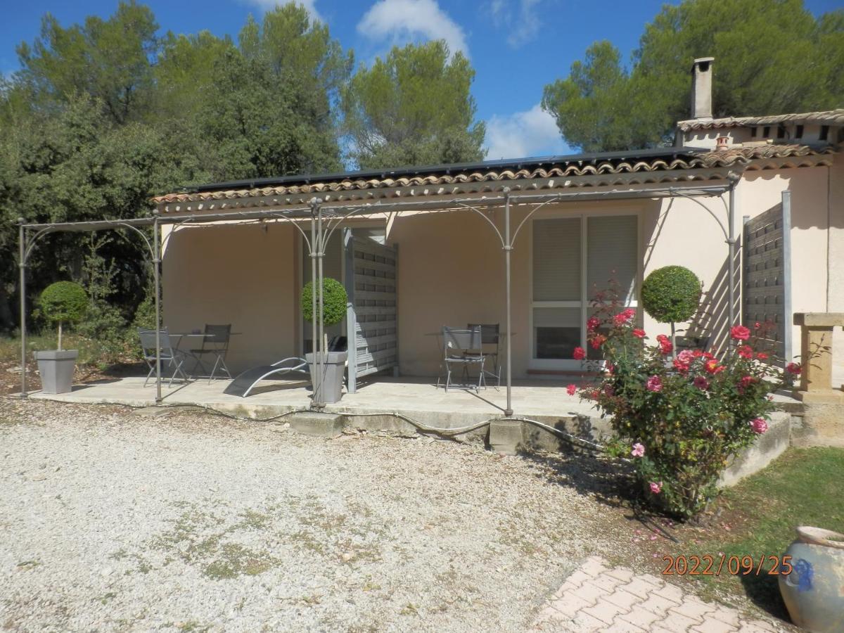 Mas les vieux chênes Lambesc Exterior foto